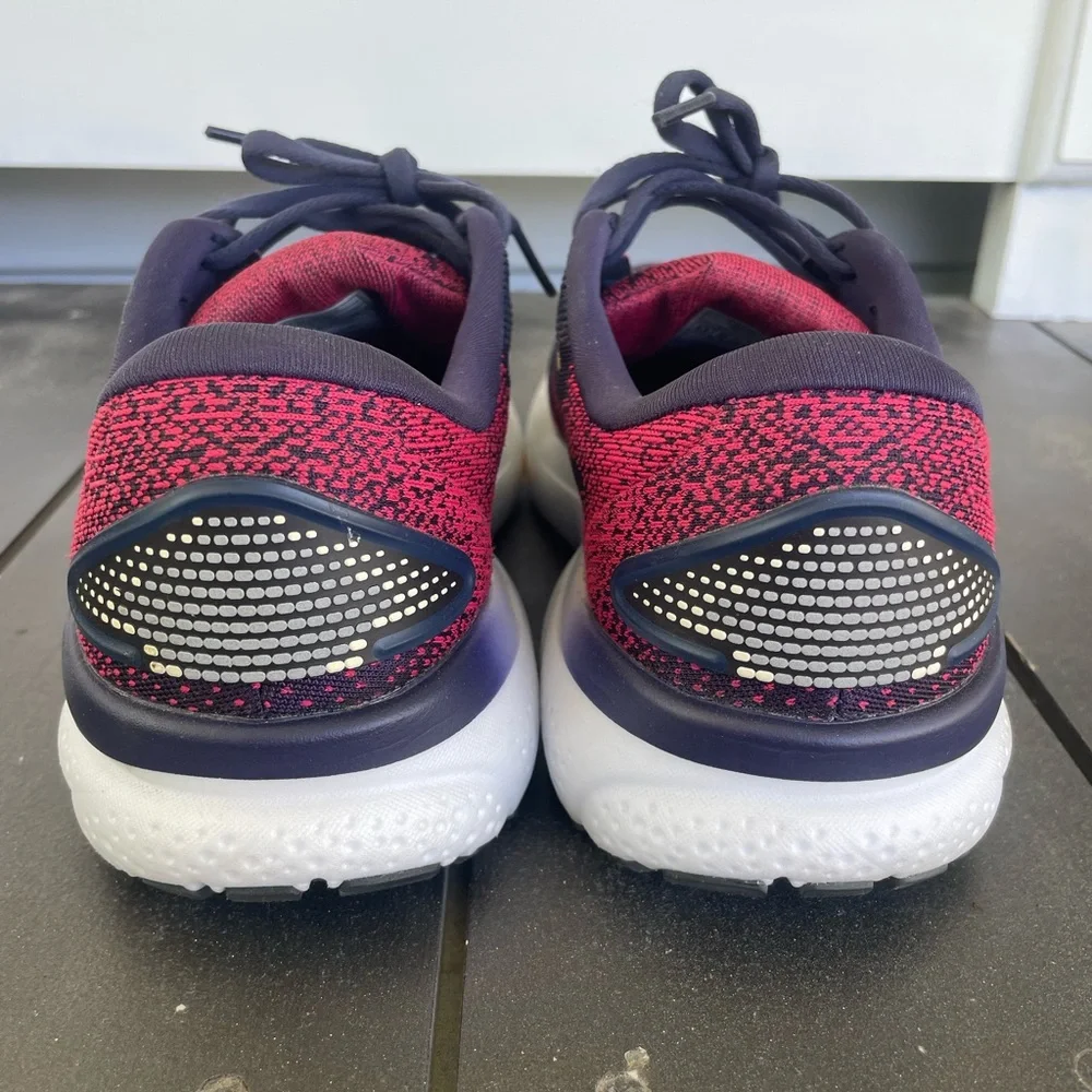 Women's Brooks Ghost 16, Peacoat/Raspberry/Apricot SZ 8.5 Worn Twice